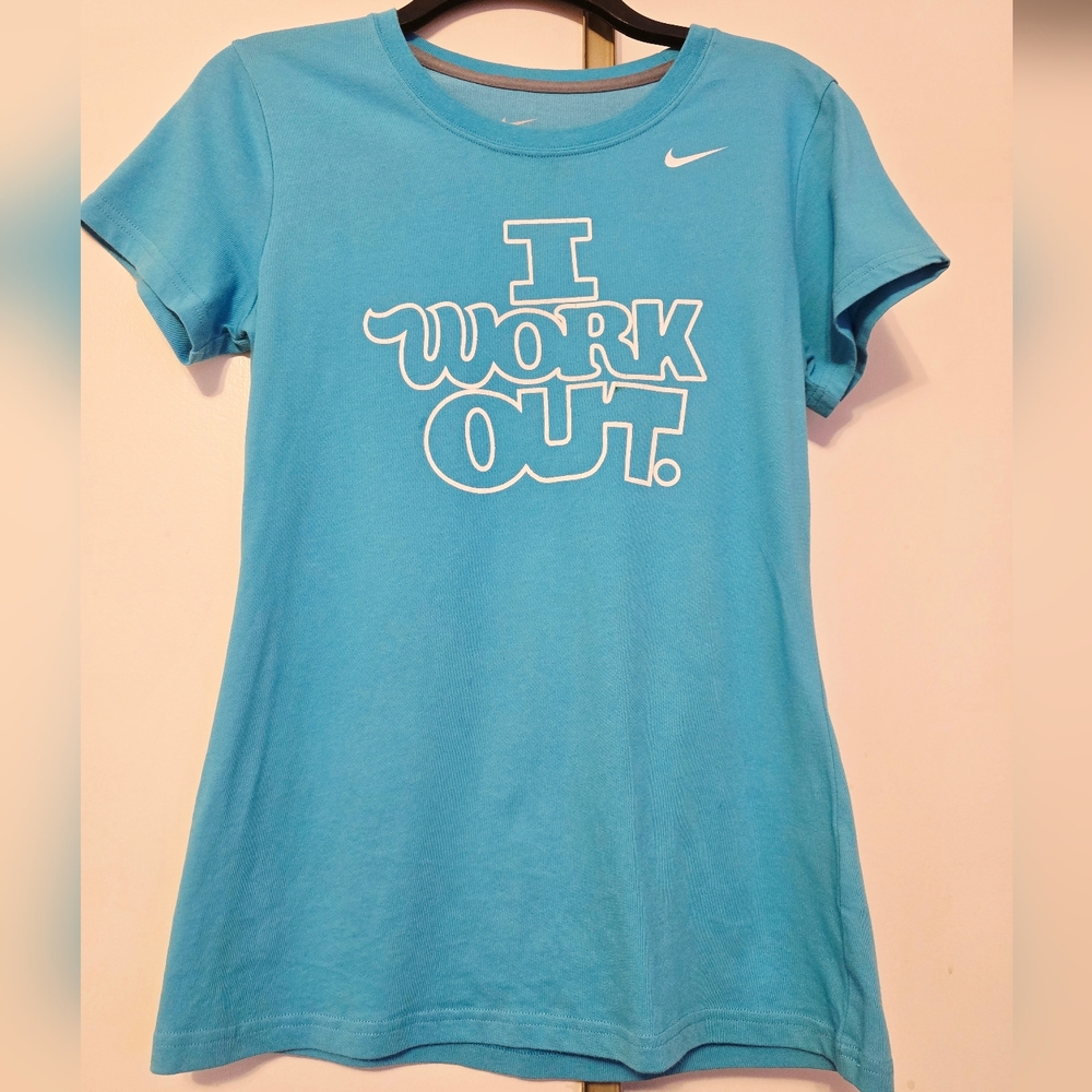 Nike Workout Slim Fit Tee. Teal. Size M